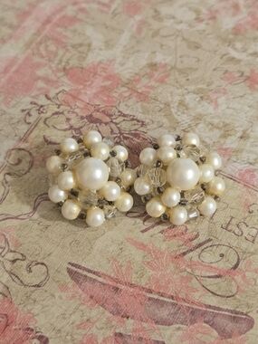Pearl Cluster Statement Clip-On Earrings in Cream Stamped Lisner